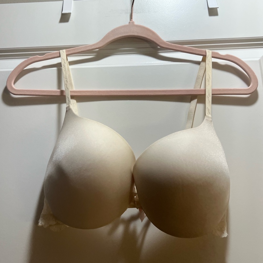 Victoria’s Secret Angles Cream Women's Bra